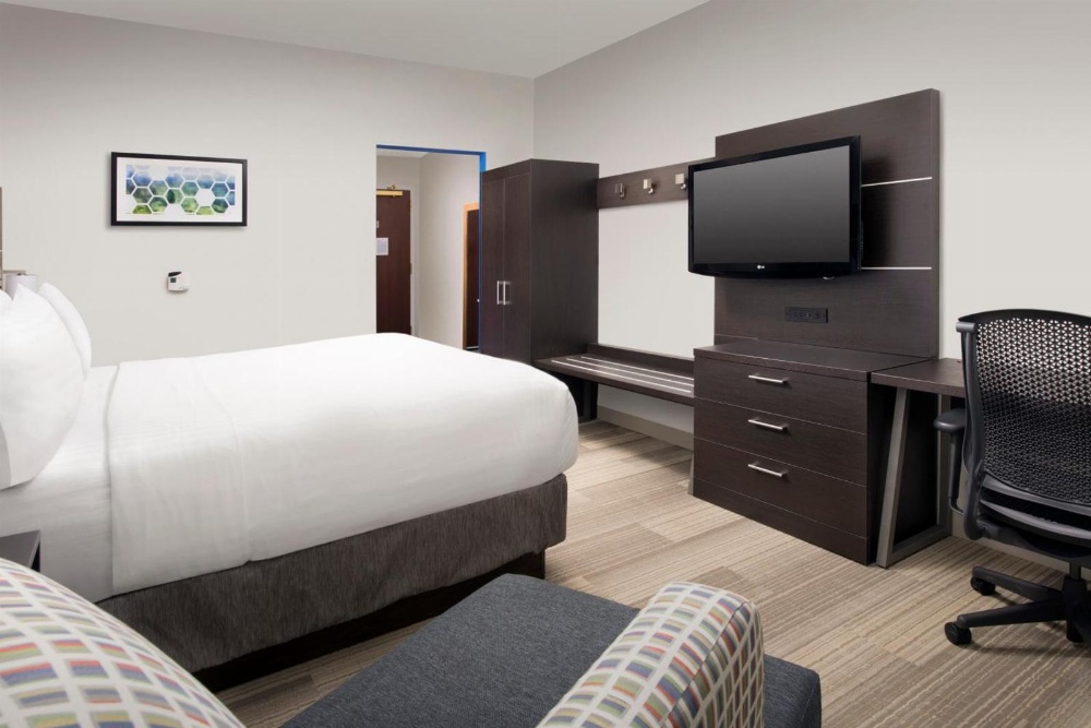 Holiday Inn Express Knoxville-Strawberry Plains, an IHG Hotel Main image